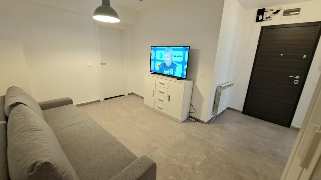 Ris Studio Dublu Universitate, Centrul Vechi Bukarest Exteriör bild